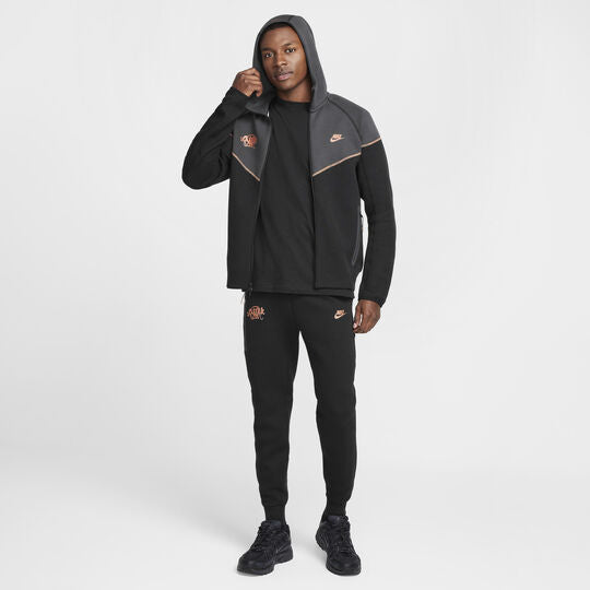 Syna-Nike tech - prvyit