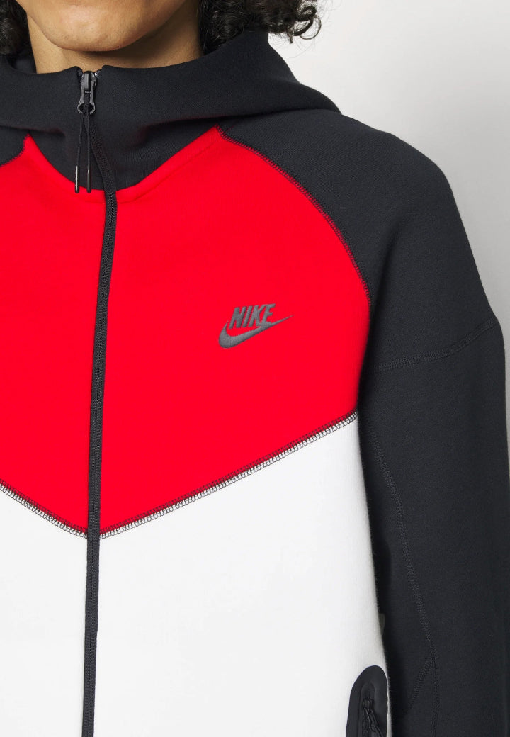Nike Tech