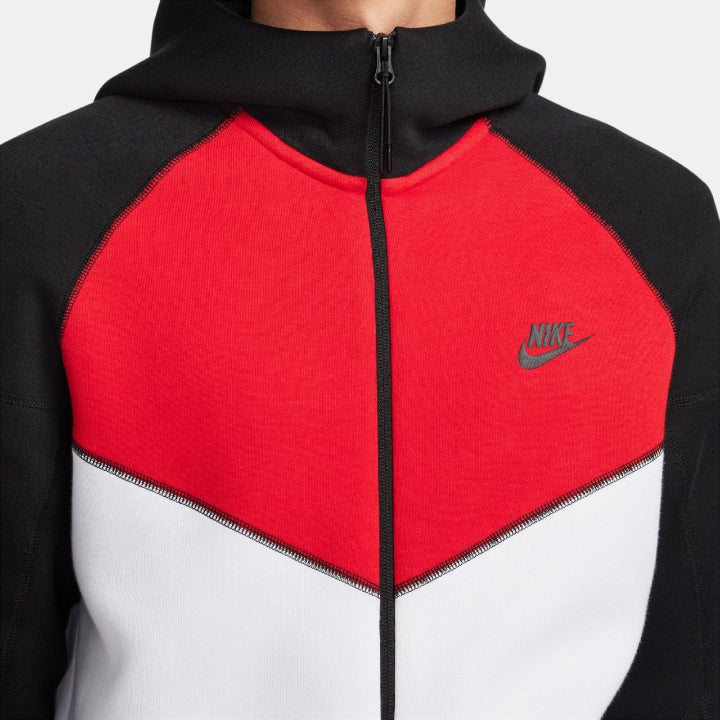 Nike Tech
