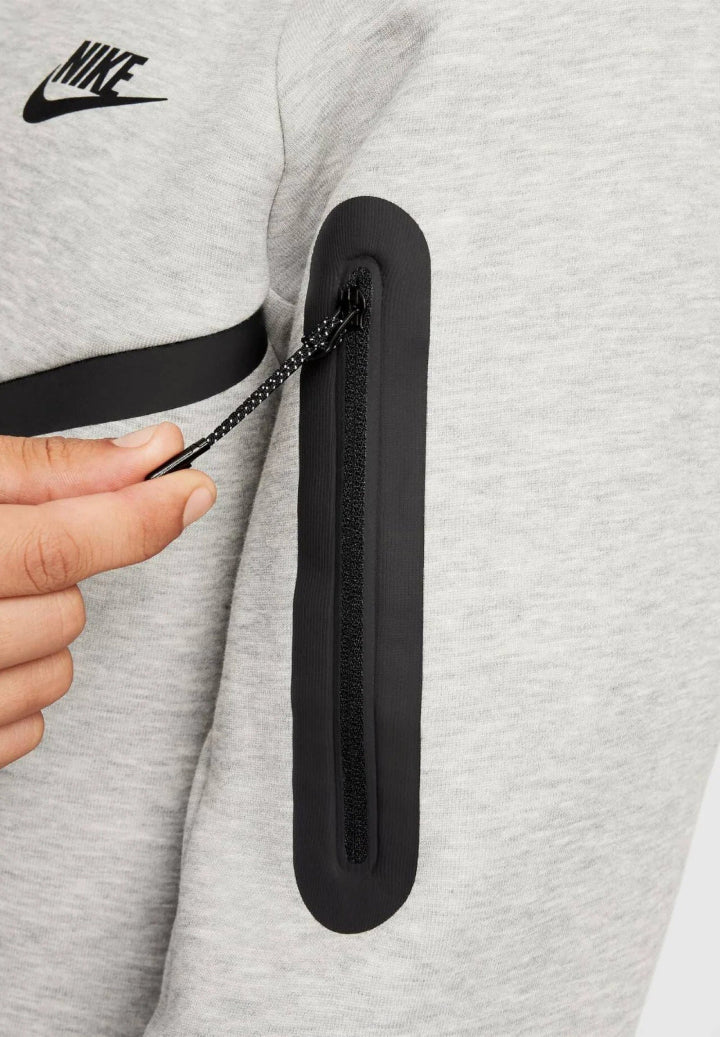 Nike Tech
