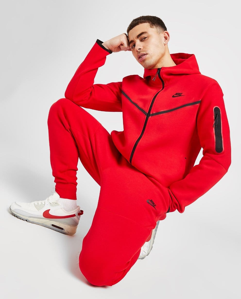 Full red hot sale nike tracksuit