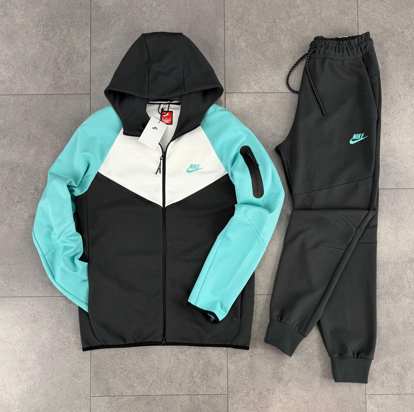 Nike Tech
