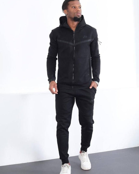10 Reasons to Love Nike Tech Fleece Black - prvyit