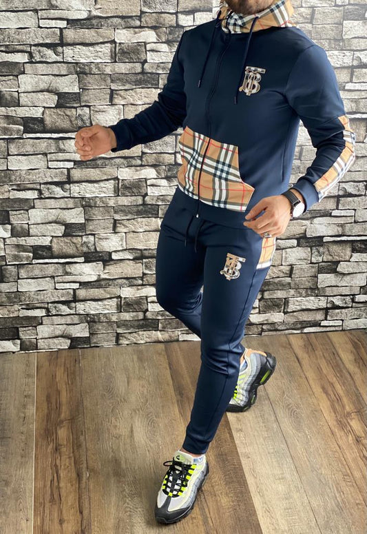 Size small Tracksuits - prvyit
