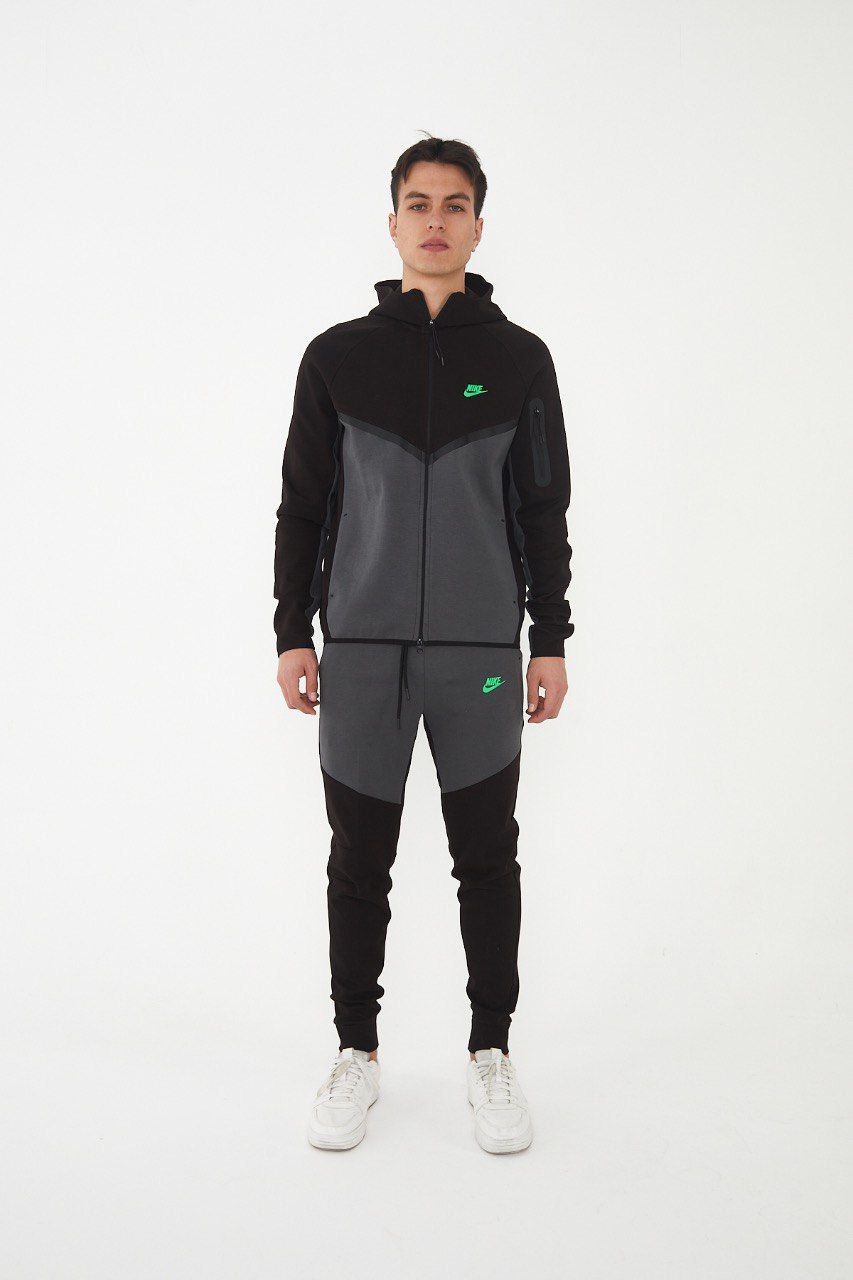 Nike Tech Fleece