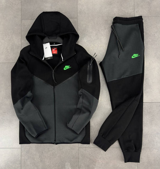 Nike Tech Fleece