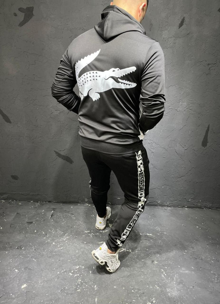 La costee Tracksuit-prvyit
